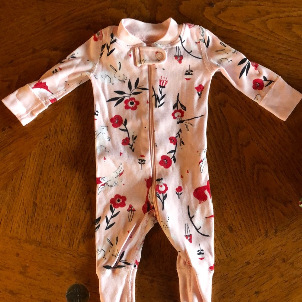 Like new hanna Anderson sleeper. Zipper pajamas so cute!